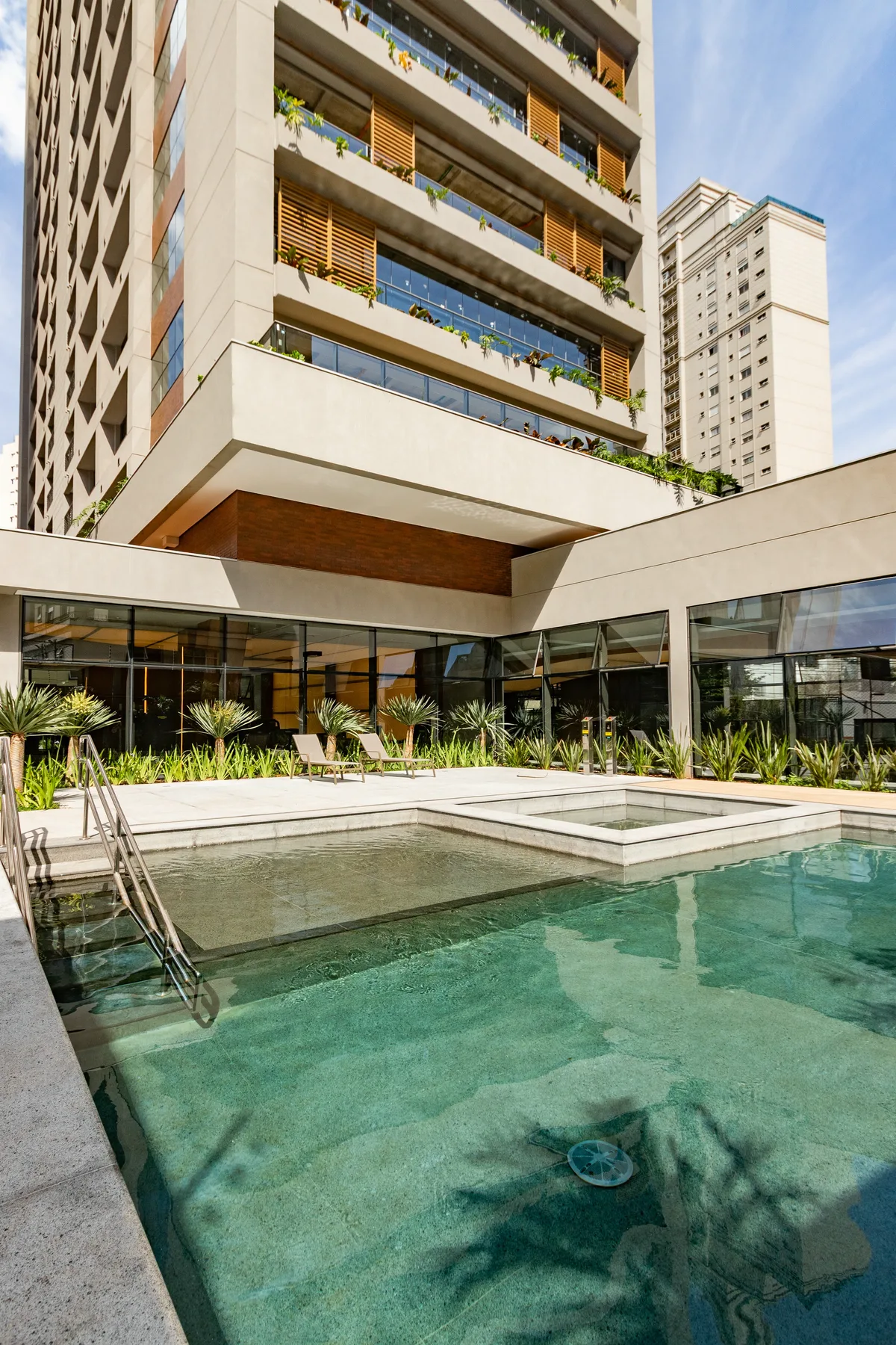Fachada 2 do Palazzo Grimaldi em Vila Nova Conceição, São Paulo