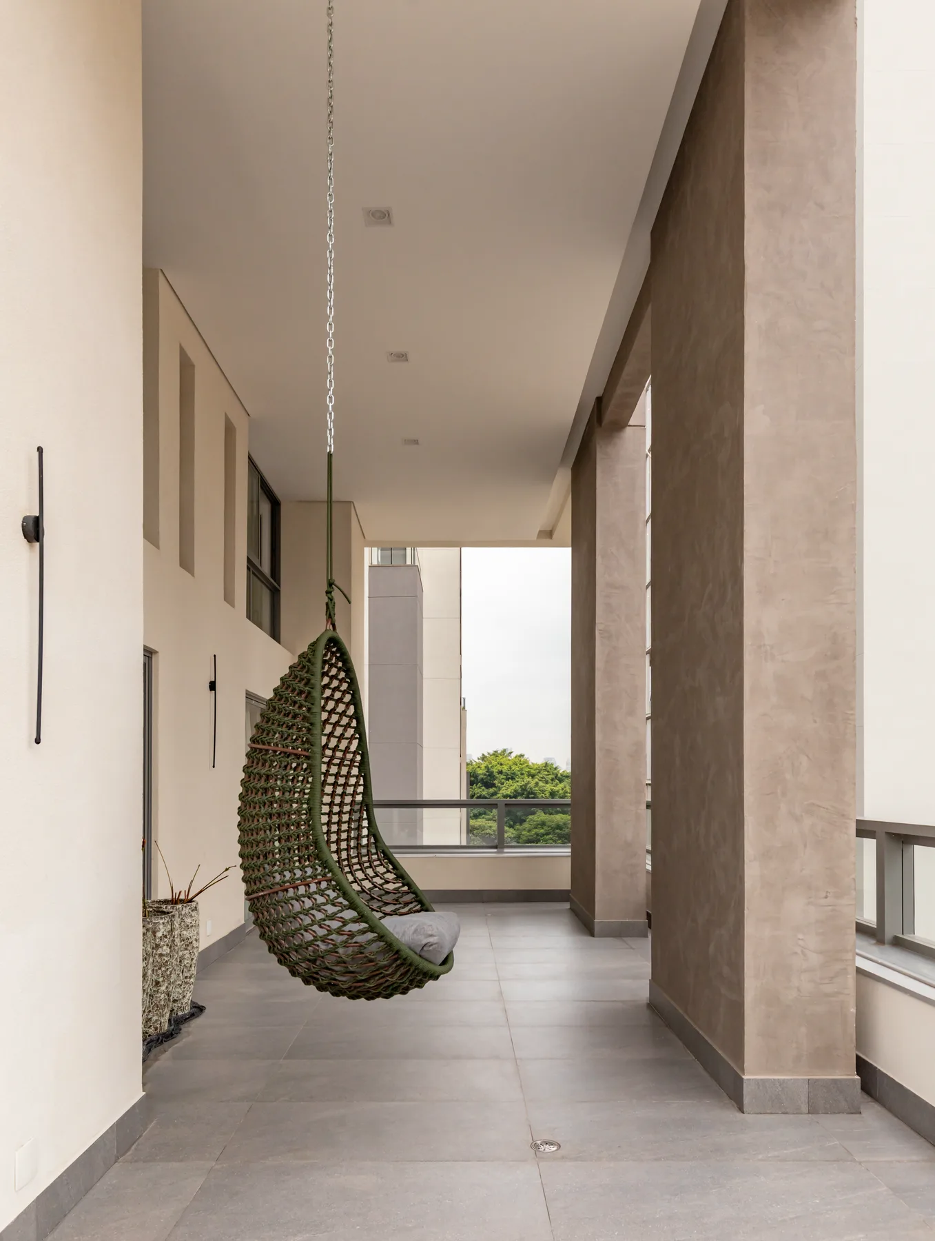 Lazer lounge externo do HUB Pinheiros – Comercial em Pinheiros, São Paulo