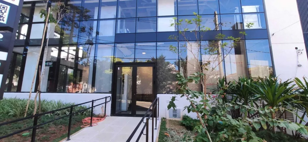 Fachada do empreendimento Practical Life Campo Belo II – Comercial